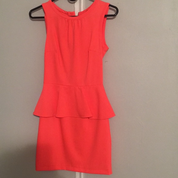 H&M Dresses & Skirts - H&M Peplum Dress